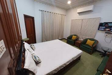 Otel Natraj Palace