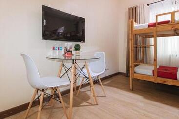 هتل Reddoorz Plus @ Cuarto Verde Staycation