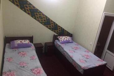 پانسیون Tohir Ota Guest House