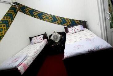 پانسیون Tohir Ota Guest House