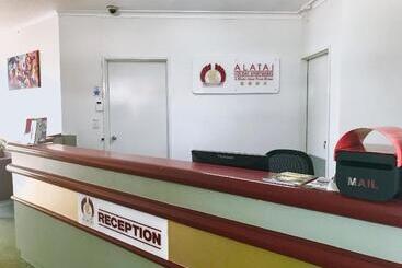 هتل Alatai Holiday Apartments