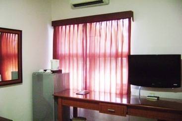 هتل Atrium Resort &
