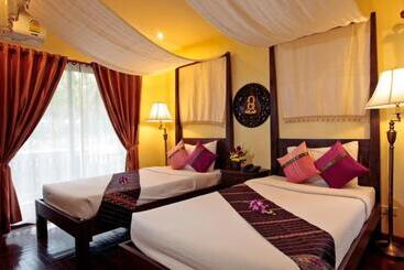 Coral Hotel Bangsaphan