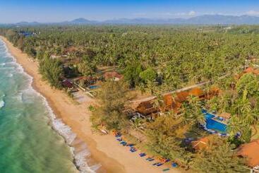 Coral Hotel Bangsaphan
