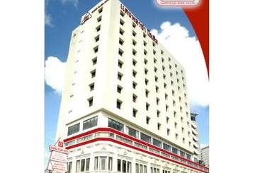 هتل Daeng Plaza