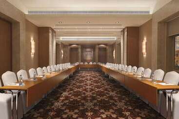 هتل Doubletree By Hilton  Agra