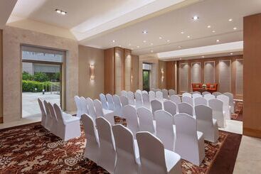 هتل Doubletree By Hilton  Agra