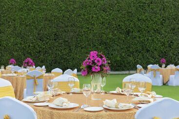 هتل Doubletree By Hilton  Agra