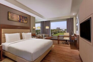 هتل Doubletree By Hilton  Agra