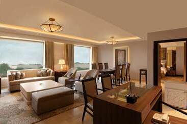 هتل Doubletree By Hilton  Agra