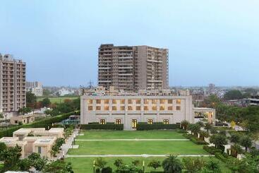 هتل Doubletree By Hilton  Agra