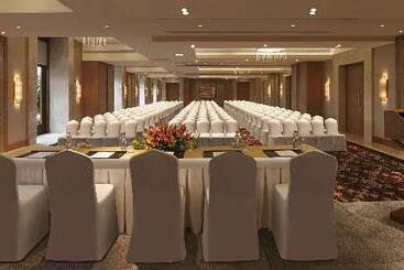 هتل Doubletree By Hilton  Agra