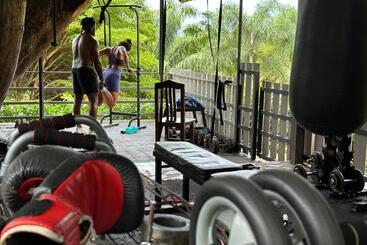 هتل Good Time Sports Village Koh Mak
