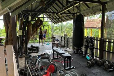 هتل Good Time Sports Village Koh Mak