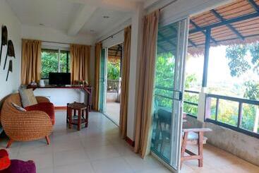 هتل Good Time Sports Village Koh Mak