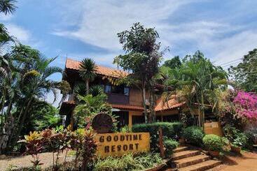 هتل Good Time Sports Village Koh Mak