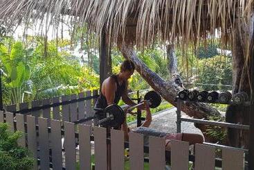 هتل Good Time Sports Village Koh Mak