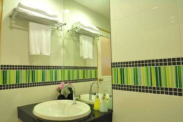 Green Harbor Hotel & Service Apartment