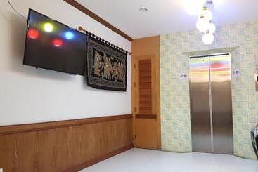 Green Harbor Hotel & Service Apartment