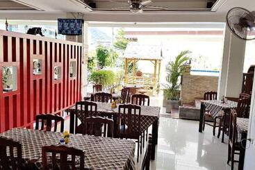 Green Harbor Hotel & Service Apartment