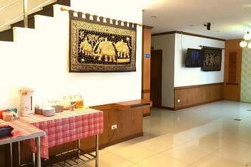 Green Harbor Hotel & Service Apartment
