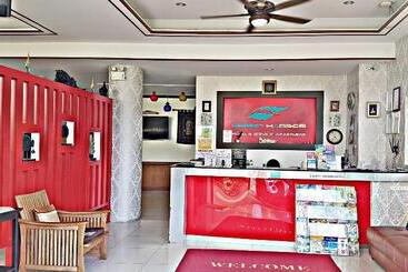 Green Harbor Hotel & Service Apartment