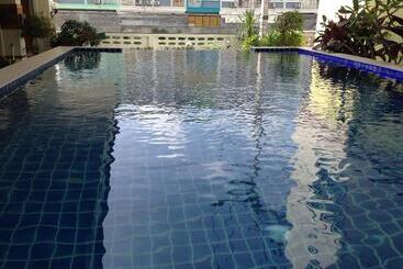 Green Harbor Hotel & Service Apartment