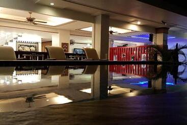 Green Harbor Hotel & Service Apartment