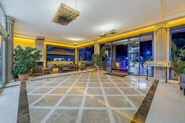 هتل Justiniano Deluxe Resort