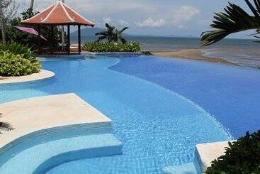 هتل Nataya Round House Coral Bay Resort