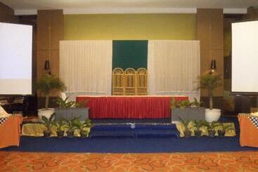 The Oxalis Regency Hotel Magelang