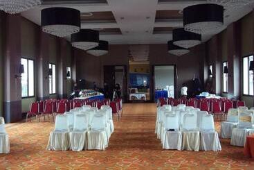 The Oxalis Regency Hotel Magelang