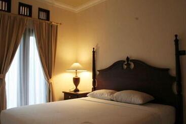 The Oxalis Regency Hotel Magelang