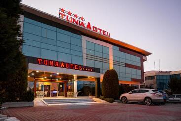 هتل Tuna