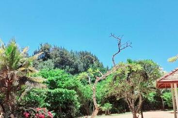تختخواب و صبحانه Isuru Holiday Inn