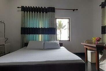 تختخواب و صبحانه Isuru Holiday Inn