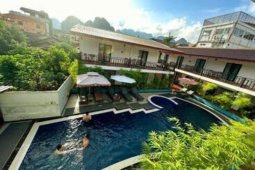 هتل Confetti Garden Resort