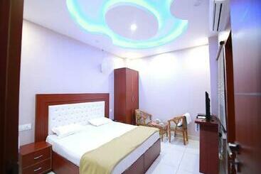 هتل Kings, Rohtak