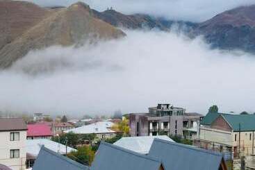 هتل Pyramid Kazbegi