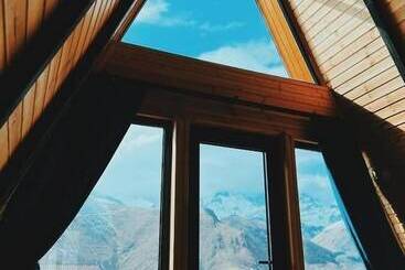 هتل Pyramid Kazbegi