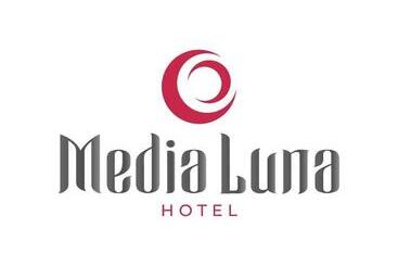 هتل Media Luna