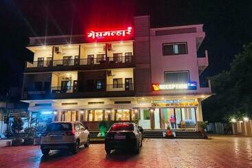 فندق Meghmalhar Lodging