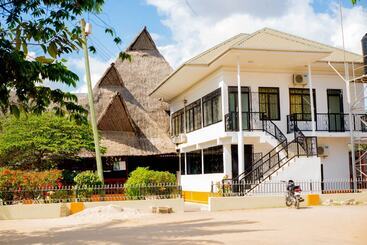 تختخواب و صبحانه Flamingo Hotel Kinyerezi
