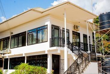 تختخواب و صبحانه Flamingo Hotel Kinyerezi