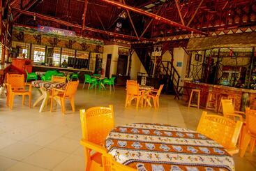 تختخواب و صبحانه Flamingo Hotel Kinyerezi