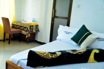 تختخواب و صبحانه Flamingo Hotel Kinyerezi