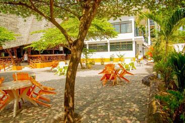تختخواب و صبحانه Flamingo Hotel Kinyerezi