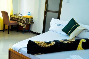 تختخواب و صبحانه Flamingo Hotel Kinyerezi