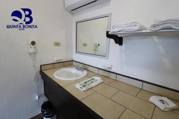 هتل La Quinta Bonita