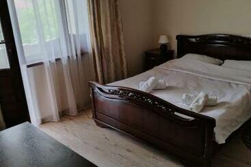 پانسیون Garni Guesthouse